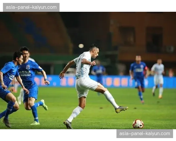 评论：狼堡平局暴露问题，领先后主动让出球权导致被动，转换思路亟待明确