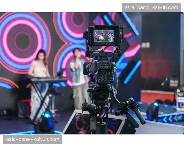 通讯：一场普通联赛的全球触达——跟随卫星信号车与制播团队记录海外转播全流程